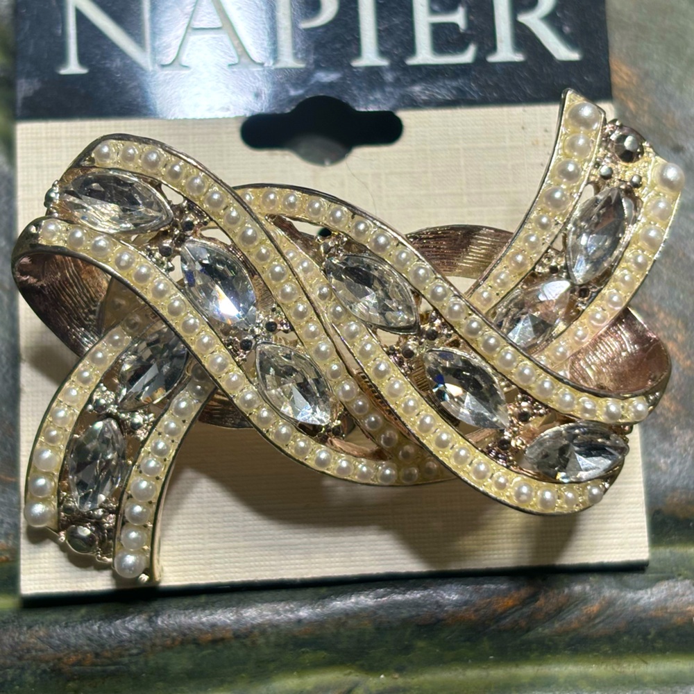 Napier silver tone glass rhinestone & pearl ribbon brooch, Beautuful New w/tags.